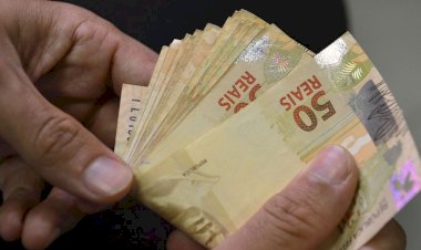 Salário mínimo sobe para R$ 1.302 em 1º de janeiro