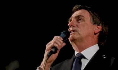 À CNN, Bolsonaro lamenta atos em Brasília e diz que pretende antecipar volta ao Brasil