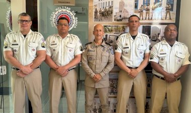 Sargentos recém promovidos se apresentam na 94ª CIPM