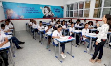Senado aprova projeto com diretrizes para valorização de professores