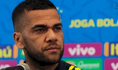 Daniel Alves paga fiança de R$ 5,4 milhões e deixará prisão de Barcelona
