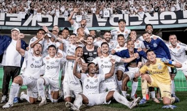 Santos bate o Coritiba no Couto Pereira e garante acesso à Série A do Brasileirão