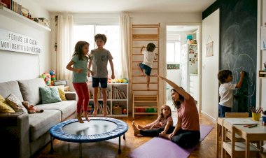 Férias escolares em casa: como manter as crianças ativas com brincadeiras em família