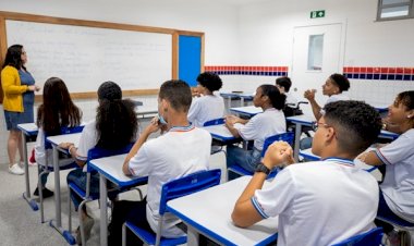 Bahia tem quinto pior salário inicial para professores da rede estadual, aponta estudo