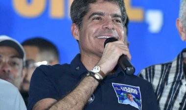 ACM Neto vai a local dominado por facção, mostra casas abandonadas após famílias serem expulsas e crítica Jerônimo: “Cenário de guerra”