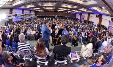 Em evento lotado, ACM Neto diz que vereadores terão canal direto para apresentar demandas na Bahia: “Vão ter vez e voz”