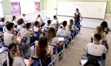 Lei garante licença remunerada para pós-graduação de professores da rede pública