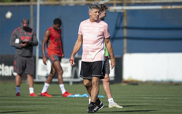 Renato muda escalação do Flamengo para encarar o Grêmio