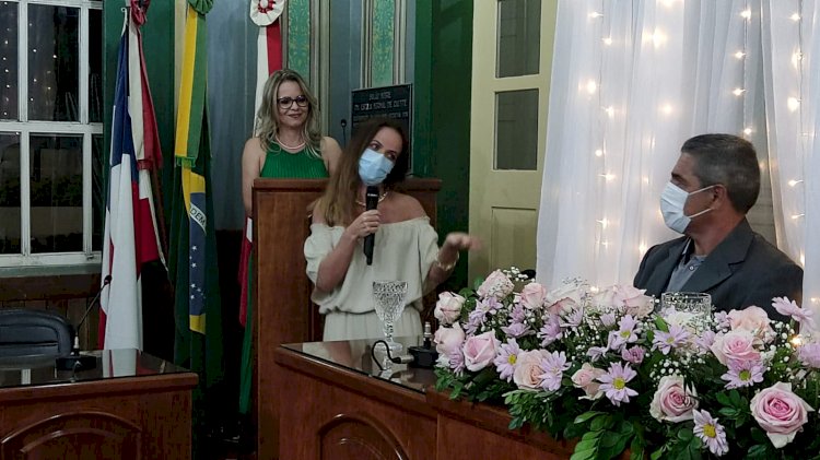 Caetiteense lança livro “Do Amor e do Amar” em Caetité