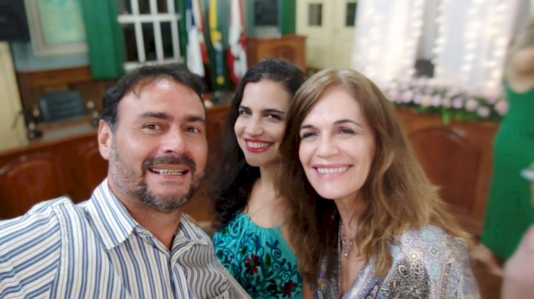 Caetiteense lança livro “Do Amor e do Amar” em Caetité