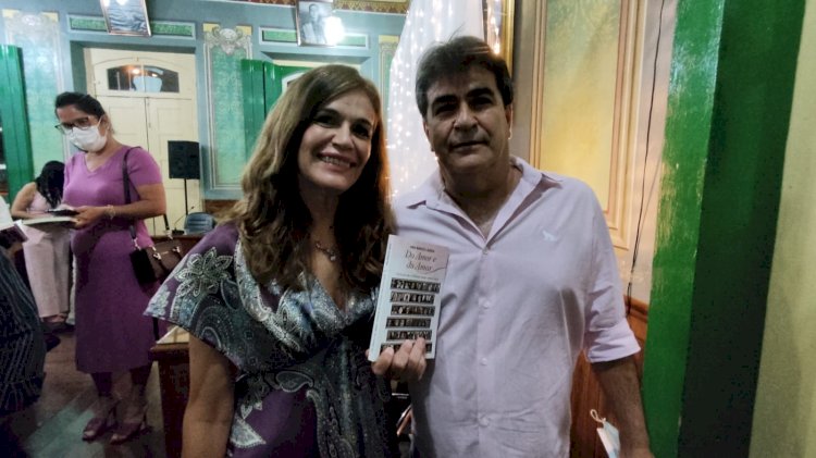 Caetiteense lança livro “Do Amor e do Amar” em Caetité