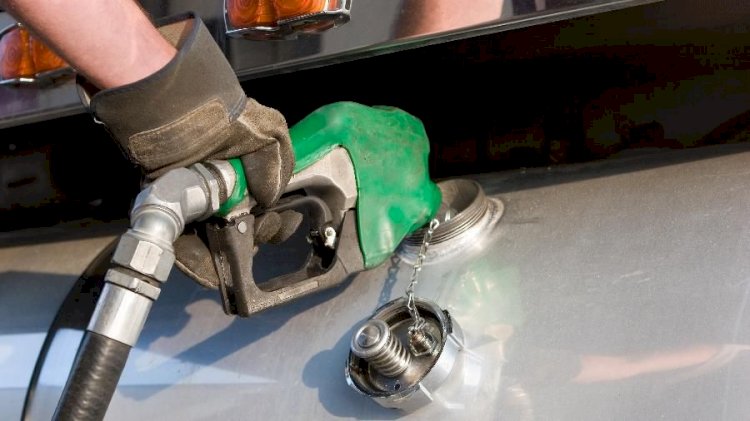 Petrobras reduz preços de diesel para distribuidoras; mudança beneficia clientes