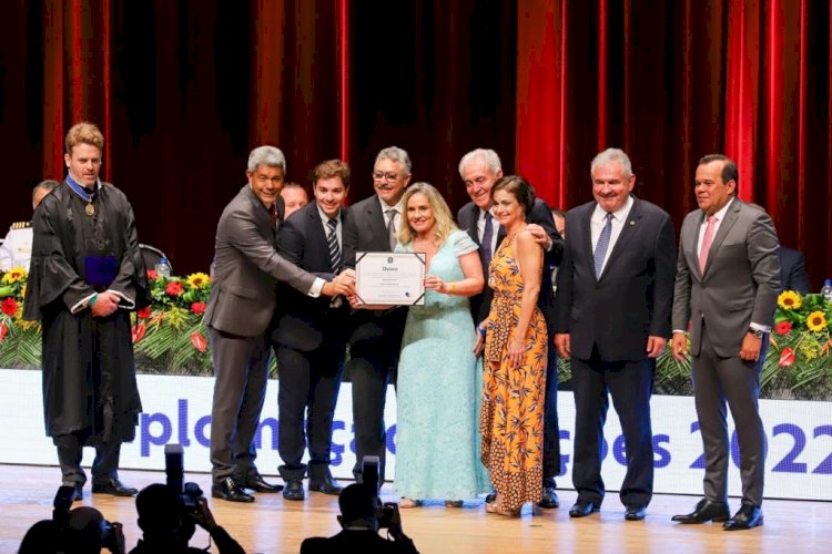 Deputada mais votada da Bahia, Ivana Bastos é diplomada pelo TRE