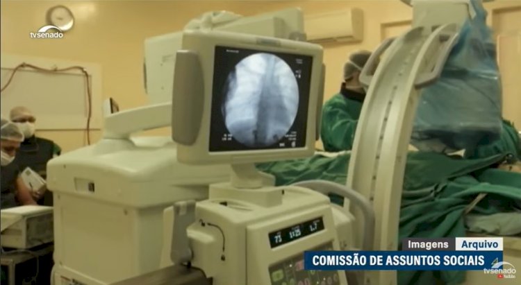 CAS aprova jornada de seis horas para intérpretes de Libras