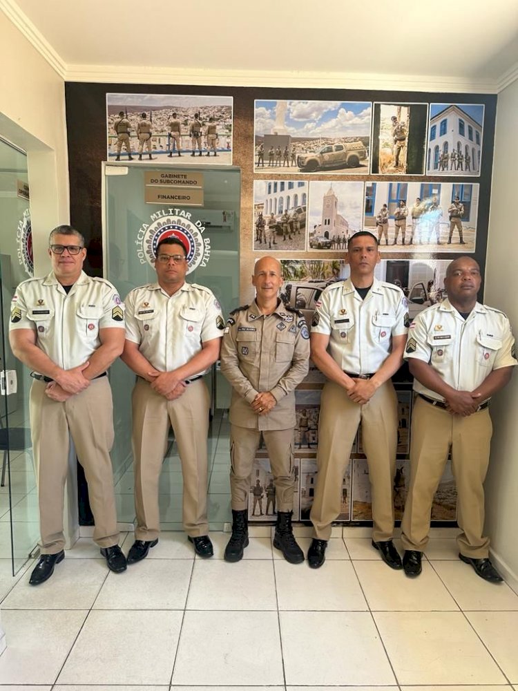 Sargentos recém promovidos se apresentam na 94ª CIPM
