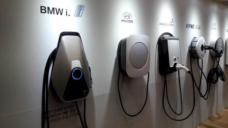 Entenda como a bateria sólida promete reduzir pela metade o preço dos carros elétricos