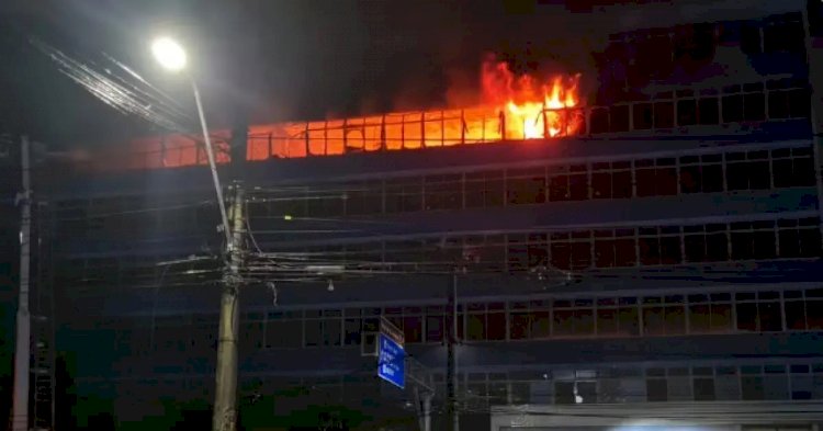 Uneb confirma interdição de prédio e diz que não houve feridos em incêndio na noite deste domingo