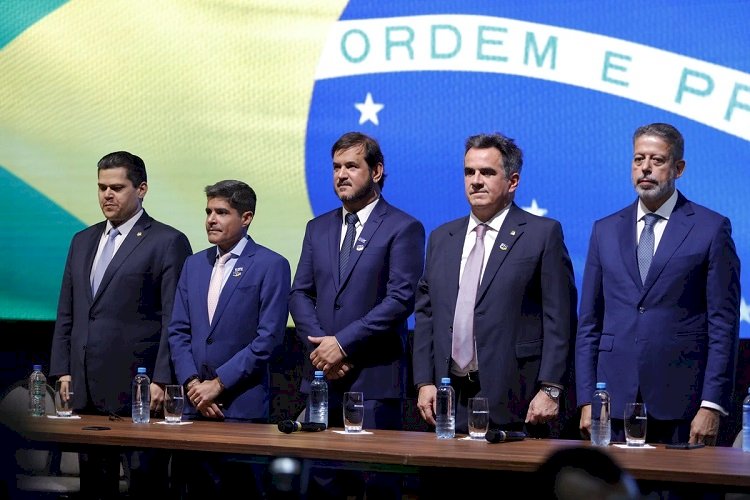 União Brasil e PP oficializam super federação durante convenção partidária