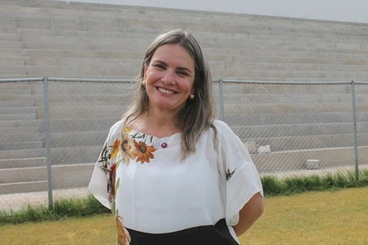 Presidente da AL-BA, Ivana Bastos é internada com quadro de colite e segue na UTI