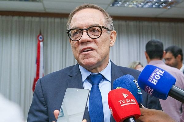 'Rui Costa trocou um supermercado que ajudava o povo pobre por um cartão que superendividou o servidor’, diz deputado