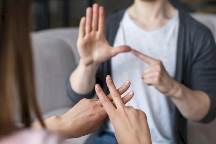 Lei que reconhece a Libras como meio legal de comunicação na Bahia é sancionada