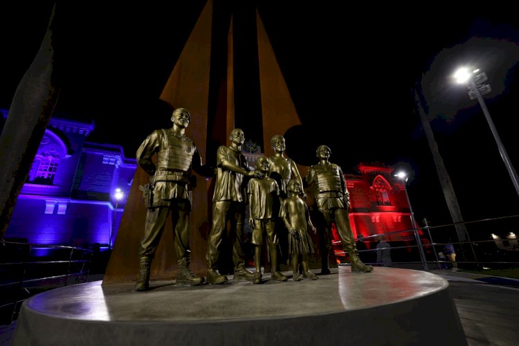 Bicentenário da PMBA é celebrado com homenagens, medalhas e monumento histórico em Salvador